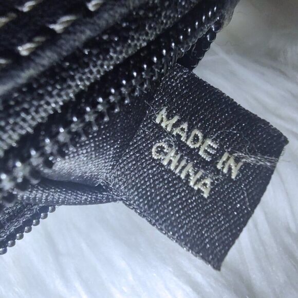 Coach leather wristlet EUC - Picture 5 of 6